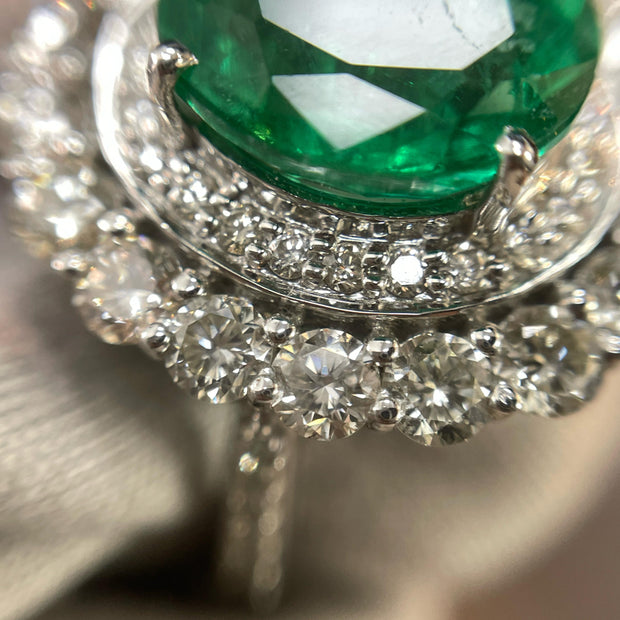 14k White Gold Oval cut Emerald & Diamond halo Ring