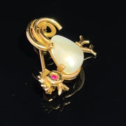 Charming 14k Golden Chicken Pin