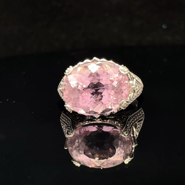 18k White Gold Kunzite and Diamond Ring