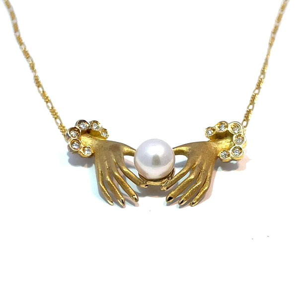 18k Yellow Gold Diamond Hands Holding Pearl Pendant Necklace