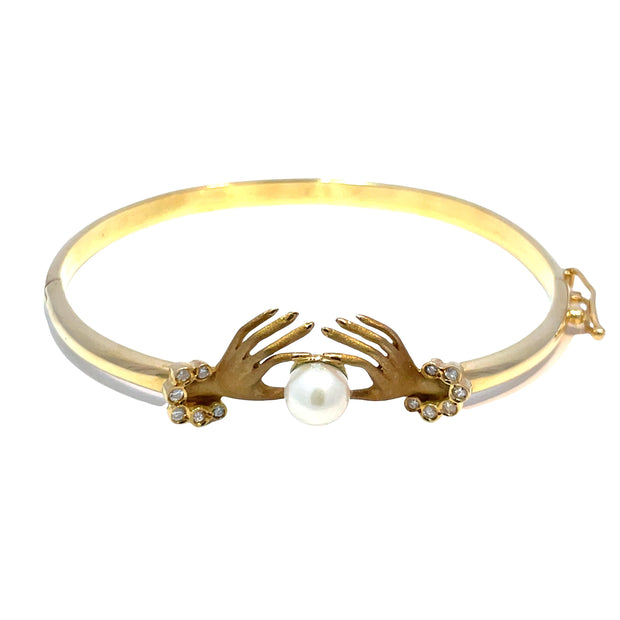 18k Yellow Gold Diamond Hand Holding Pearl Bangle Bracelet
