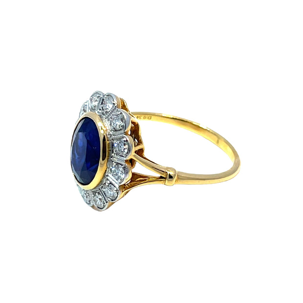 18k Yellow Gold 2.16 Carat Blue Sapphire & Diamond Ring