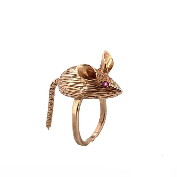 Cute Ratatouille Souris Ring: 14k Yellow Gold Mouse Ring with Ruby Eyes