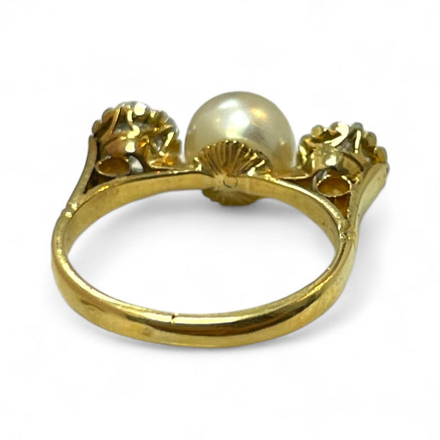 Timeless 18K Gold Ring with Pearl and Diamond Accents