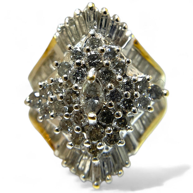 Exquisite Diamond Cluster Ring – A Timeless Blend of Vintage and Modern Elegance