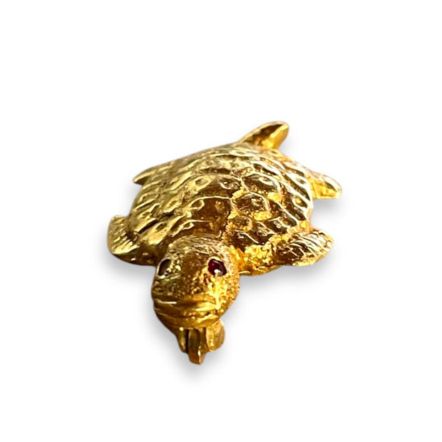 Ruby Eyed Turtle Pin in Yellow Gold