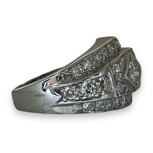 Radiant Diamond Accent platinum Ring – A Touch of Timeless Elegance