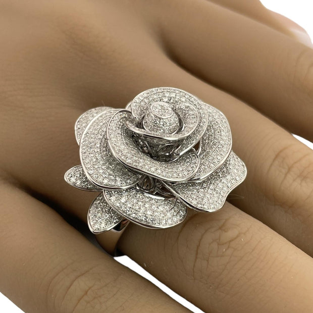 Beautiful 2.58 Carat 18K White Gold Massive White Natural Diamond Rose Ring