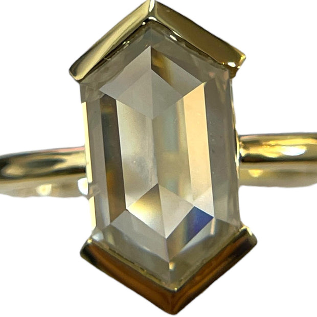 Unique 18K Yellow Gold Hexagonal 2.35 Carats Diamond Ring