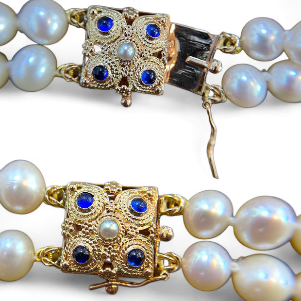 Luxurious 18K Gold Pearl Necklace with Stunning Sapphire Clasp