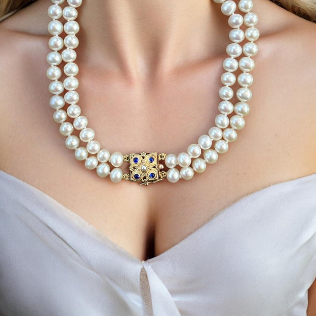 Luxurious 18K Gold Pearl Necklace with Stunning Sapphire Clasp