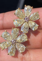 12.72 Carat Flower 18K "Rêves de Marguerite" Natural Fancy Color Diamond Earing