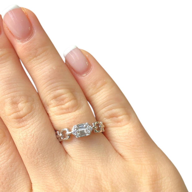 Chain Link Diamond Cluster Ring