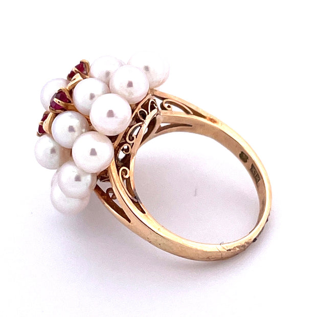 Exquisite 18k Yellow Gold Mikimoto Pearl & Ruby Ring