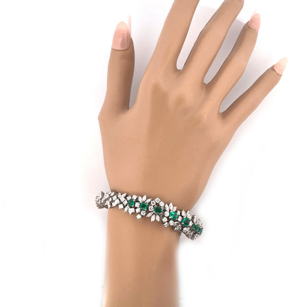 Exquisite 18K White Gold Bracelet with Emeralds and Diamonds