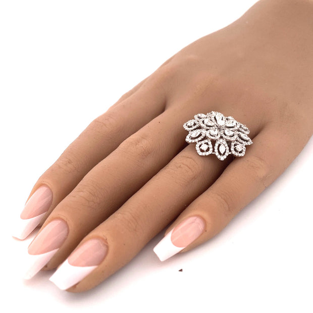 Exquisite 18k White Gold Diamond Flower-Shaped Leaf Cluster Ring