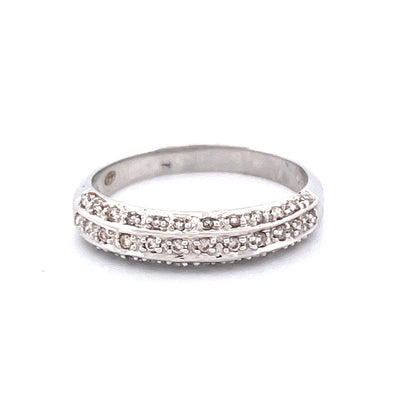 Elegant 18k White Gold Diamond Ring
