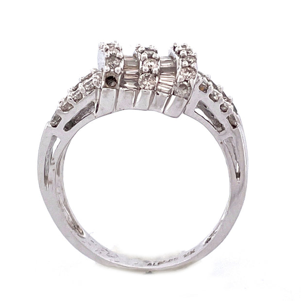 Exquisite 14k White Gold Natural Diamond Ring with Knot Pattern