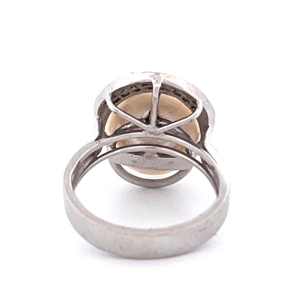 Exquisite 14k White Gold Diamond Pearl Ring