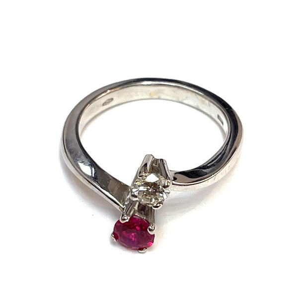 Gorgeous 18k Gold Natural Diamond and Ruby Ring