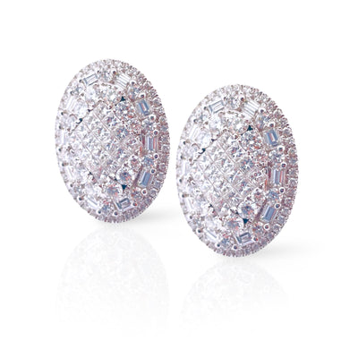 Sophisticated and Timeless 18K White Gold Diamond Earring