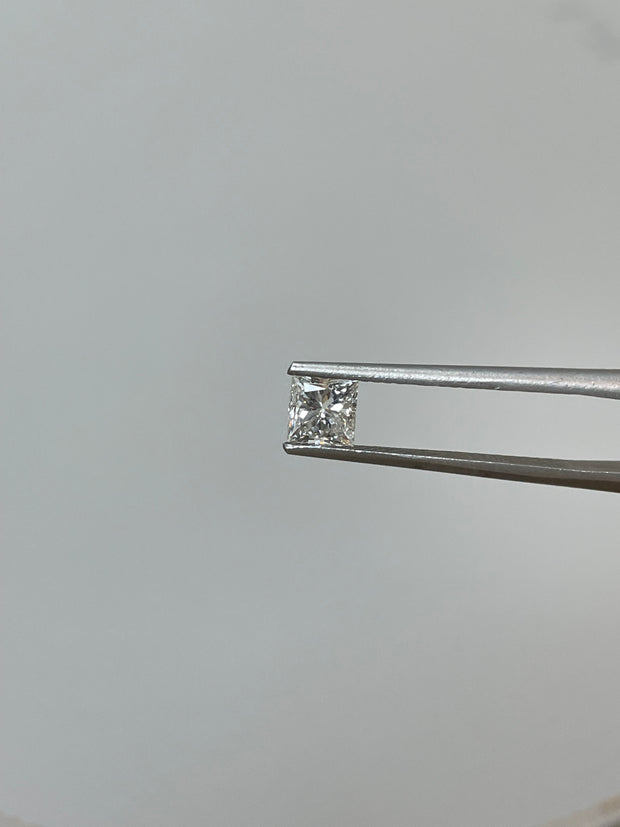 0.70 CARAT SQUARE BRILLIANT PRINCESS CUT  GIA CERTIFIED H COLOR I1 CLARITY NATURAL DIAMOND