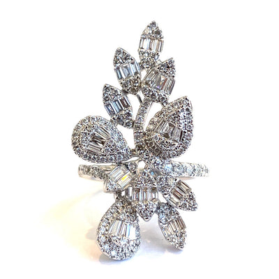 Stylish 18k White Gold Diamond Ring