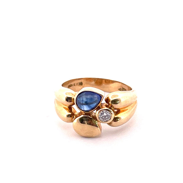 Exquisite 18k Yellow Gold Italian Cabochon Natural Sapphire and Diamond Ring and Earring Set