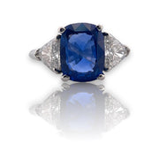 Elegant Cylon Sapphire Ring with Trillion Cut Diamond in Platinum